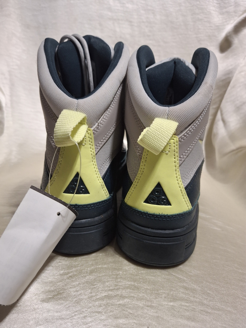 Nike Kids High-Top Sneakers in Gray, Dark Blue and Neon Yellow